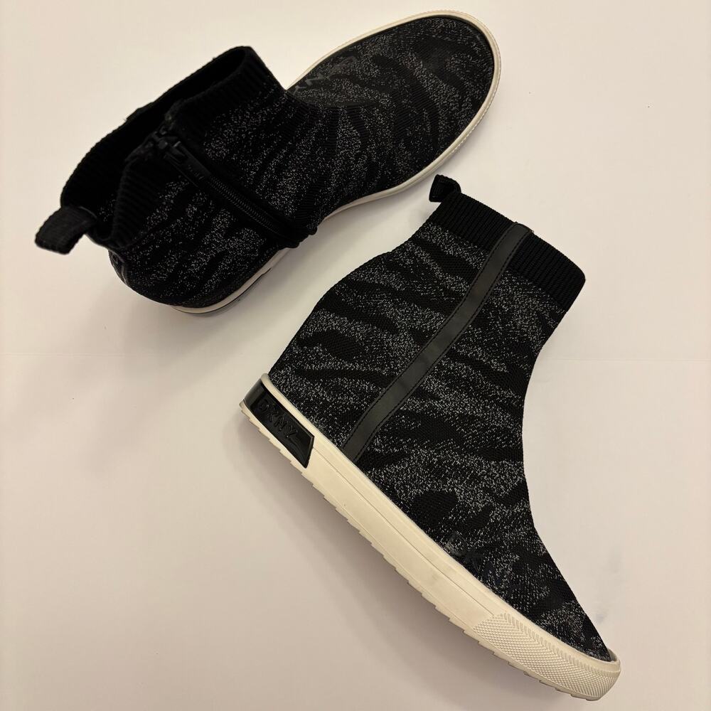 DKNY Women's Size 8 Knit Sock Sneakers Black Camo Zip Casual Shoes